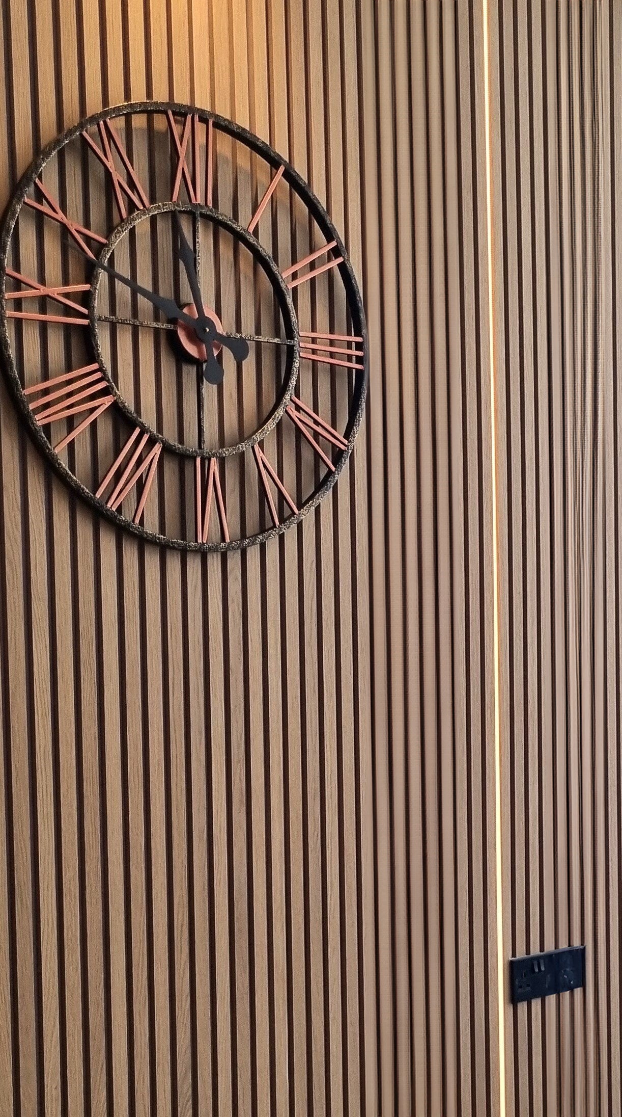 x1 Standard Warm White Slat Wall Light Bar