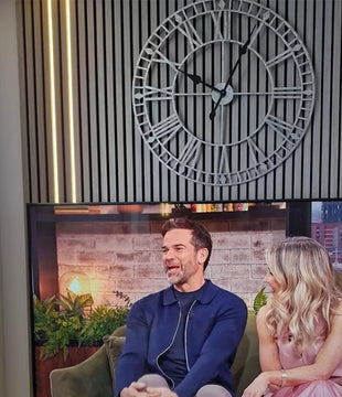 blaq aura lighting behind tv.webp__PID:ddbd610a-313e-4b17-8e0d-188138b18e4e