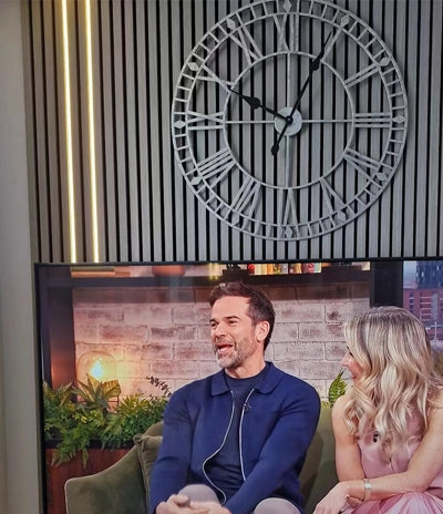 blaq aura lighting behind tv.webp__PID:ddbd610a-313e-4b17-8e0d-188138b18e4e